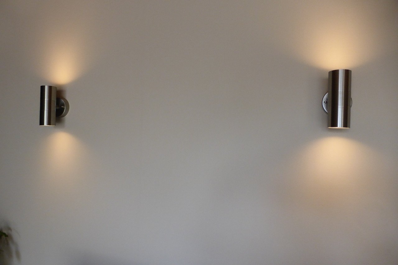 Geborsteld RVS wandlamp