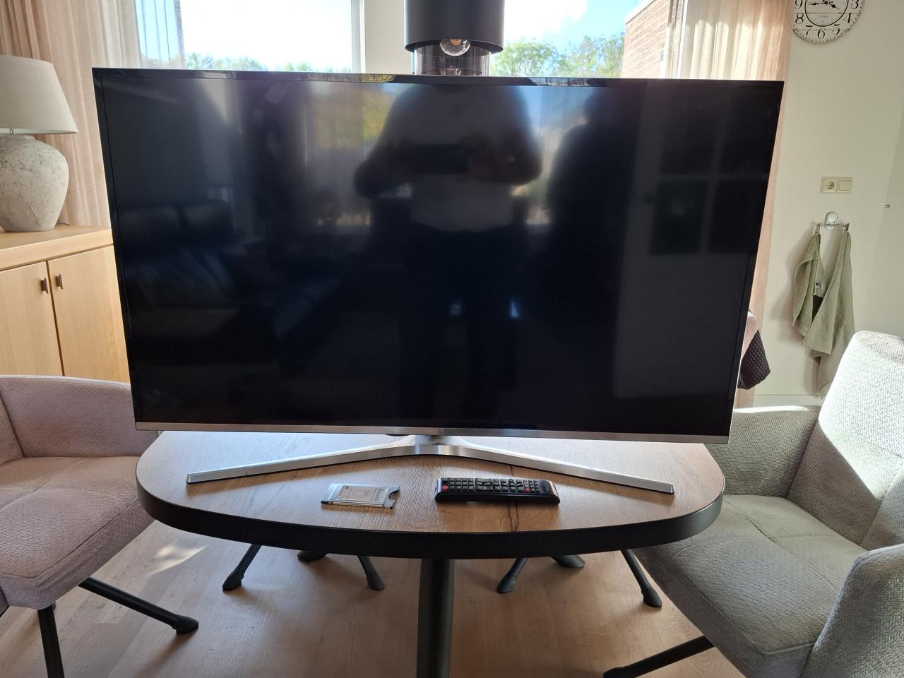 Samsung TV 40 inch-102cm Led ultra HD.