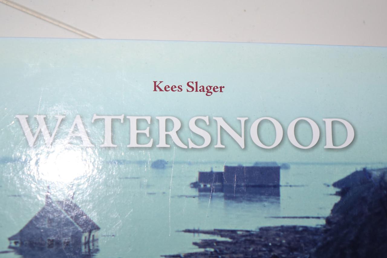 Watersnood Kees Slager boek van 5 kilo over al de dorpen van zeeland