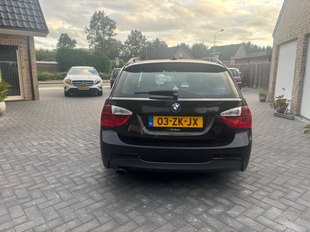 BMW 3-serie Touring 318i Business nieuwe motor M pakket Automaat