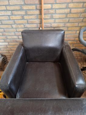 2 kunstlederen fauteuils