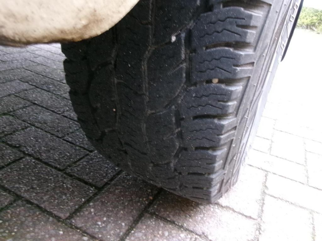 Nissan Navara 2.5 dci euro-5 airco190pk 4wd king-cab, tr.h.