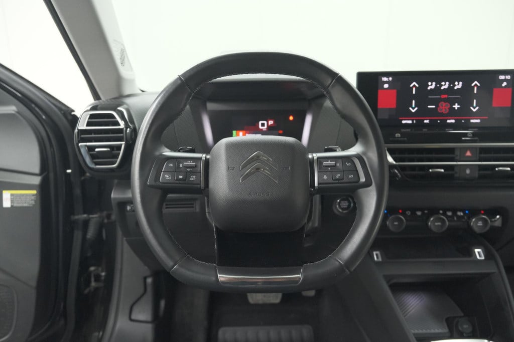 Citroen C4 puretech 130 eat8 shine | camera | head-up display | parkeersens