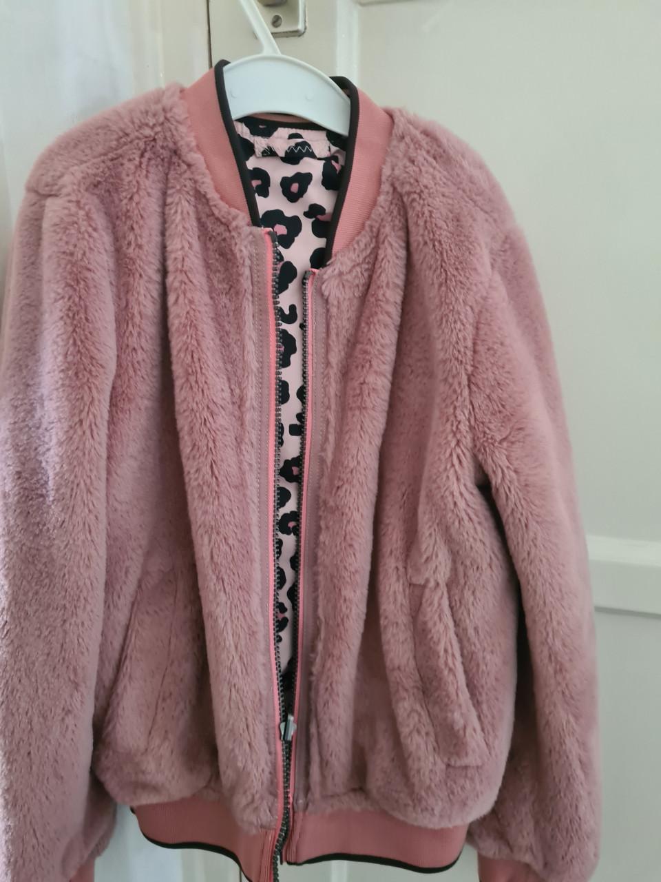 Meisjes jacket bijna nieuw