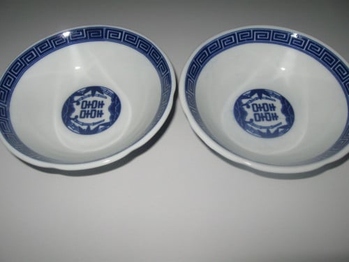 2 Porselein schaaltjes