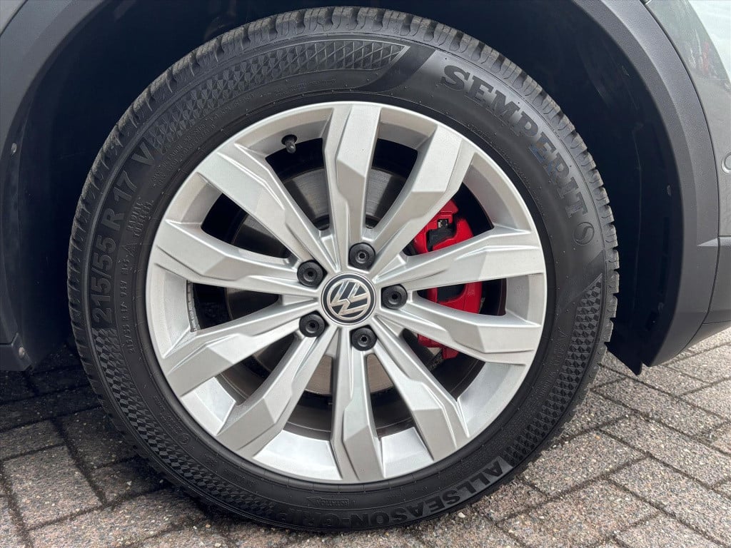 Volkswagen T-roc 1.5 tsi 150pk t-roc sport| dode hoek|trekhaak afn|stuur-st