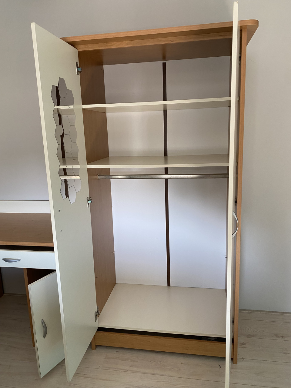 Kast en bureau
