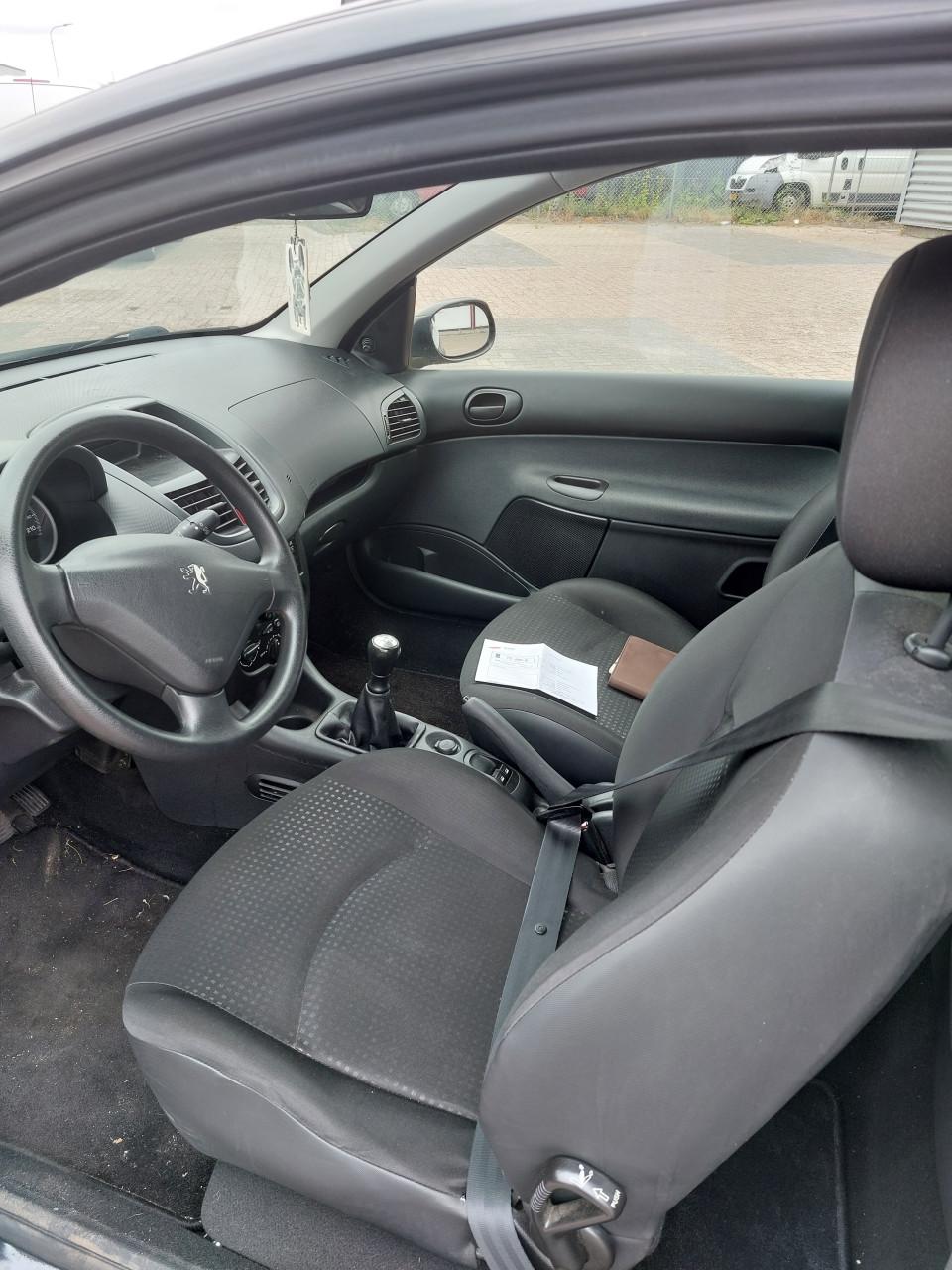 Peugeot 206+  bj 2009  1850 euro