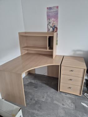 Hoekbureau met opzetkast + ladeblok