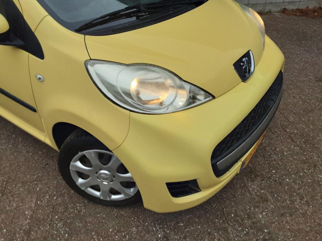 Peugeot 107 1.0-12v xs