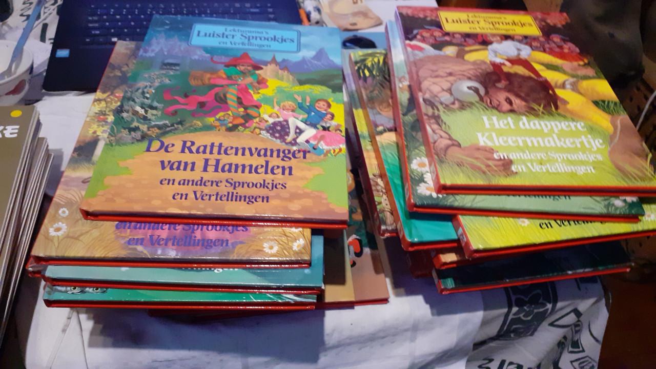 100 x Extra Donald Duck's &................... SPROOKJES boeken