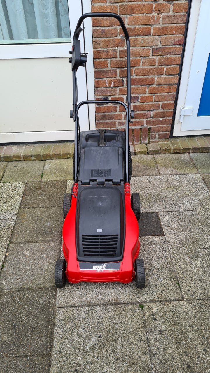 Grasmaaier merk MTR- 14kg-220V-1300W-2950/min