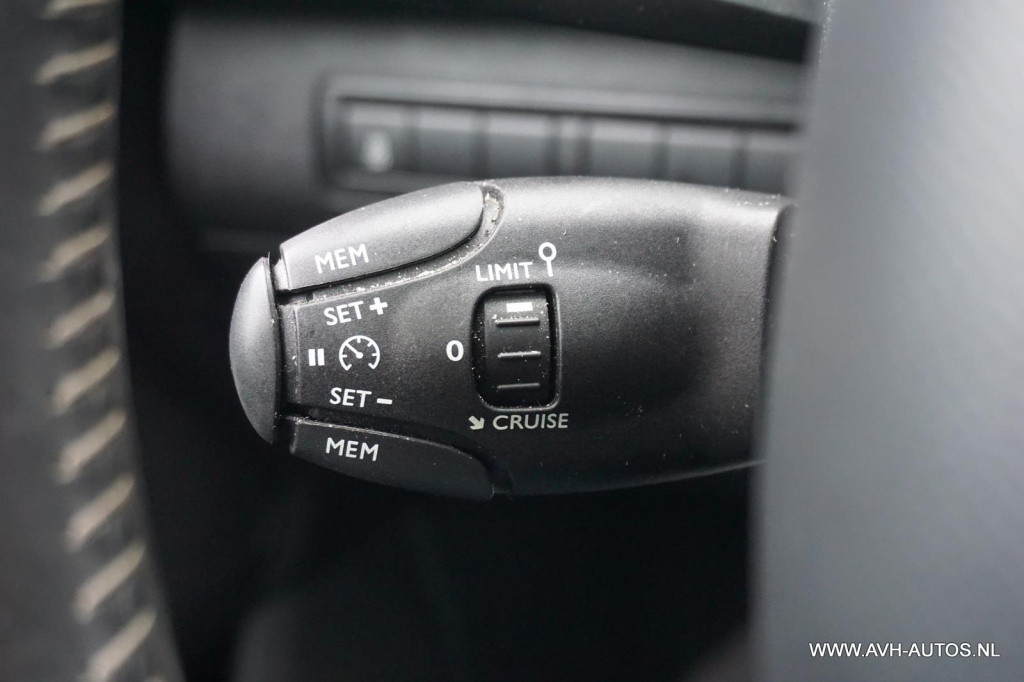 Peugeot 308 1.6 thp première