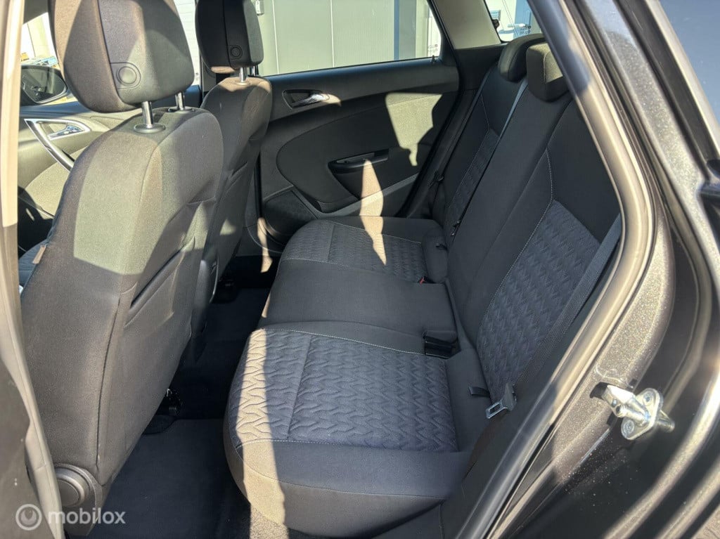 Opel Astra sports tourer 1.4 turbo design edition