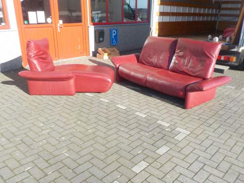Mooie kwaliteit leren 3 zits en diva in goede staat veel is verstelbaar