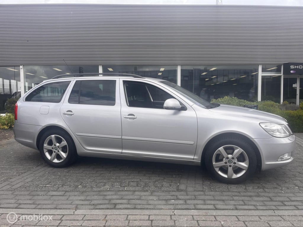 Skoda Octavia combi 1.4 tsi elegance bl xenon navi
