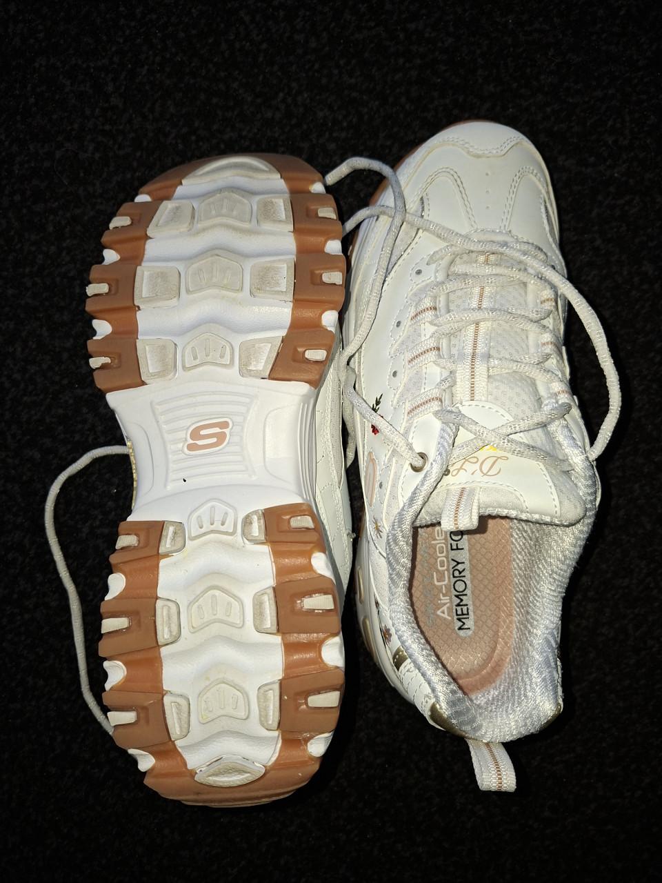 Skechers D'Lites Air-Cooled Memory Foam Sneakers