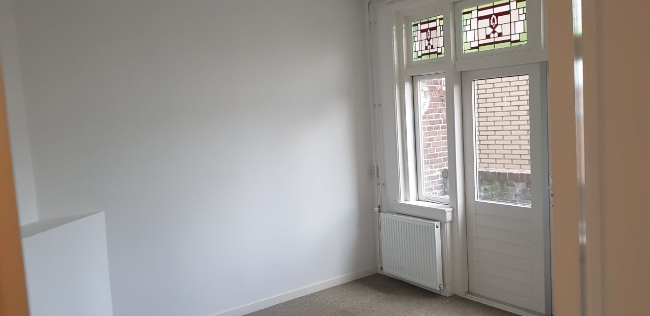 Per direct TE HUUR: Nette kamer met tuindeuren centrum Goes - 13m2