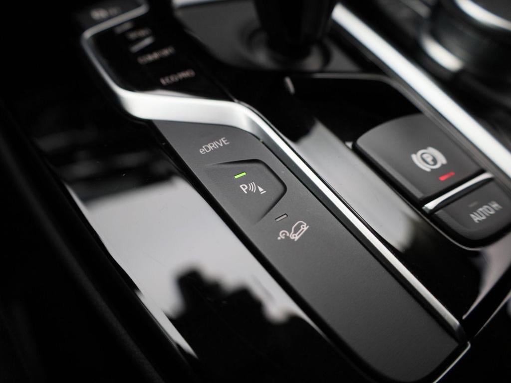 BMW X3 xdrive30e | automaat | climate control | virtual cockpit | apple car