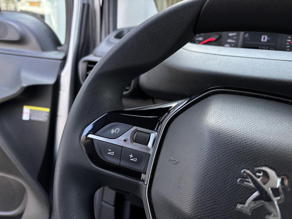 Peugeot Partner 1.5 bluehdi 100 s&s l1 / trekhaak / navigatie / parkeersens