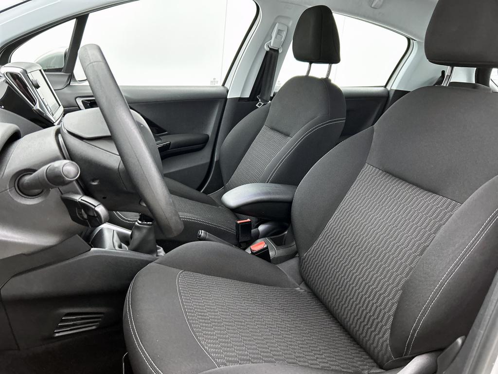 Peugeot 208 82 pk blue lion | rijklaar | trekhaak | airco