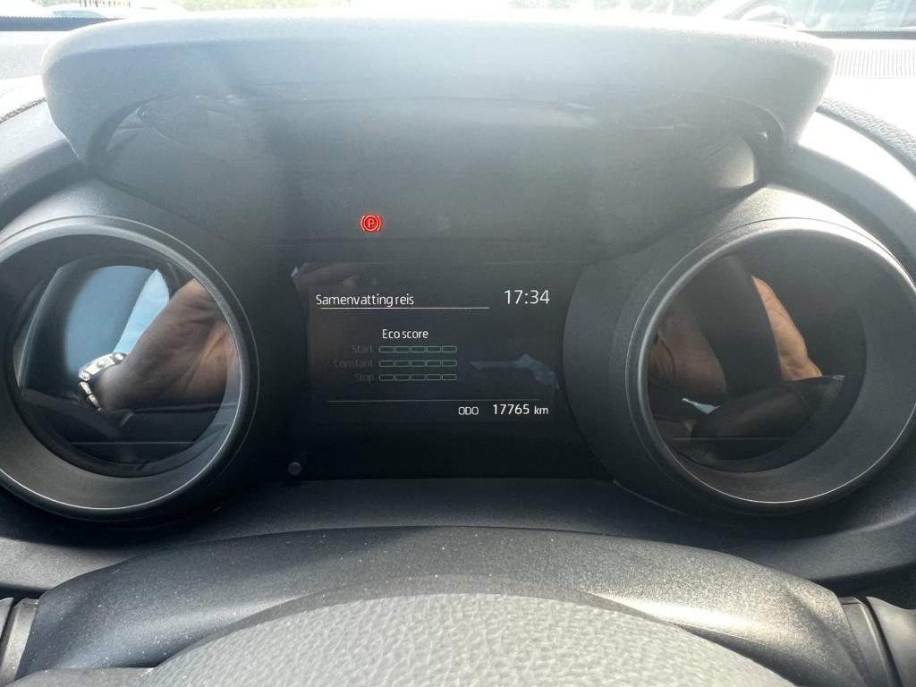 Toyota Yaris 1.5 hybrid dynamic line, camera, carplay, navi enz..