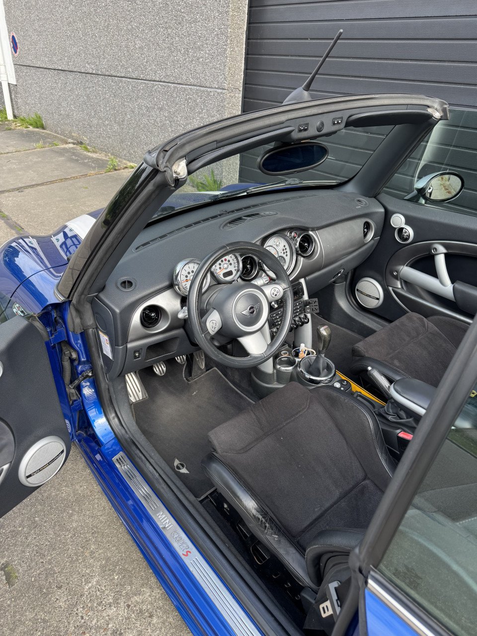 Mini Cooper S JCW Cabriolet 210PK 170DKM 2004 Collectors item!
