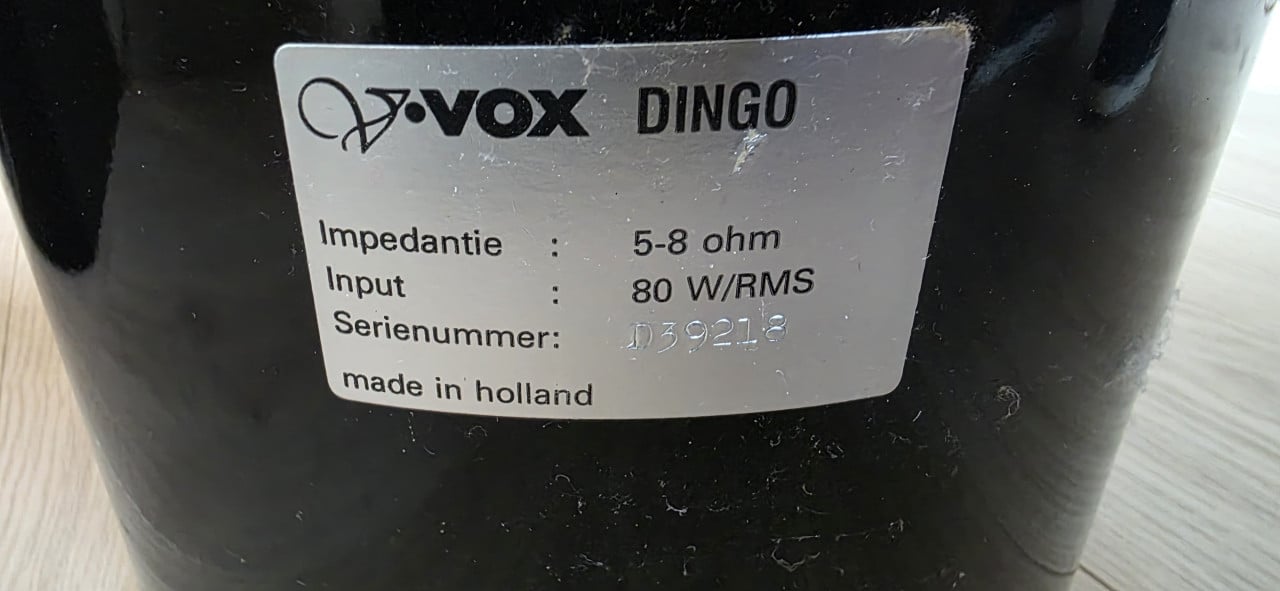 2 V-Vox Dingo luidsprekers