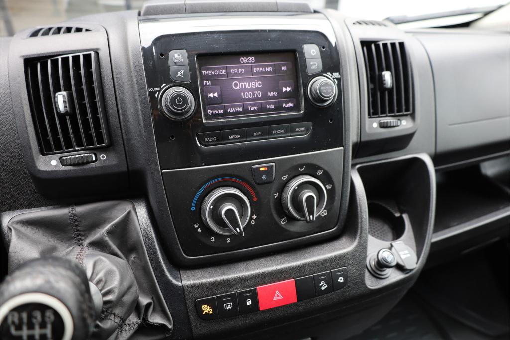 Peugeot Boxer 330 2.2 bluehdi 140 l2h2 premium volle inrichting i trekhaak 