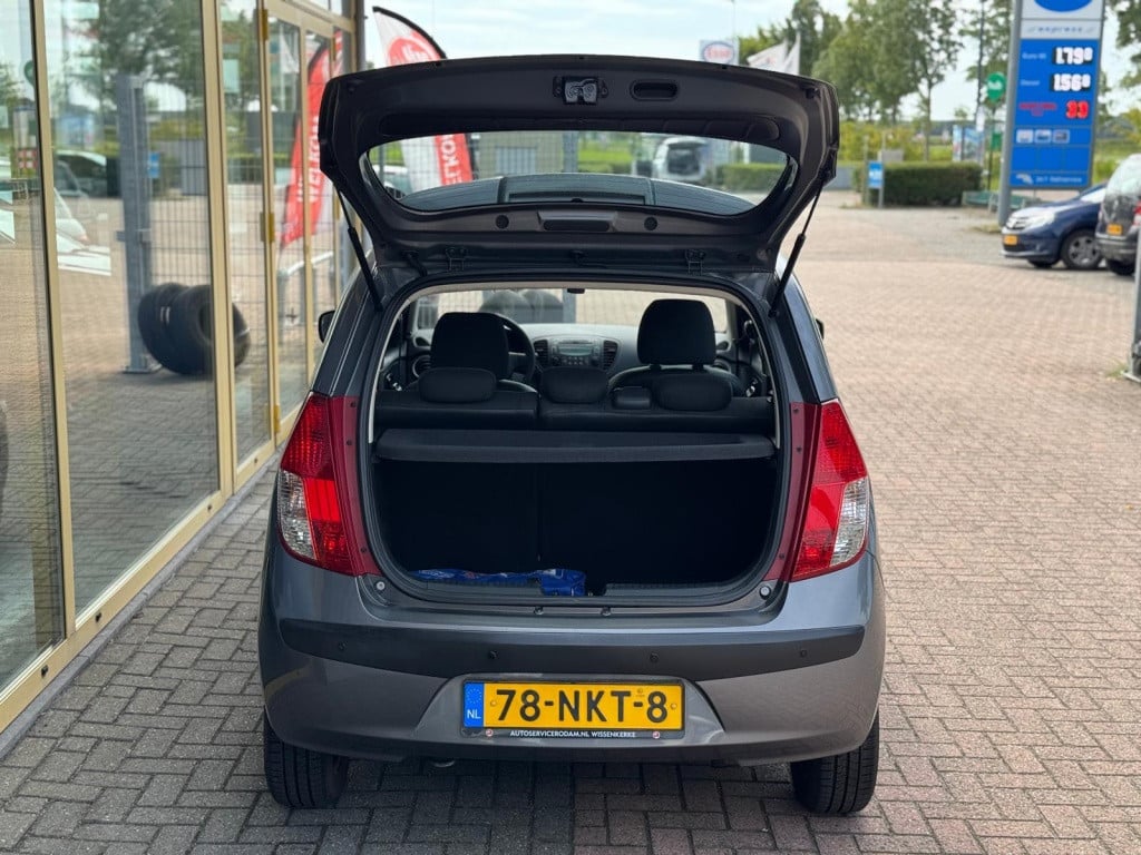 Hyundai I 10 1.1 active orange b.