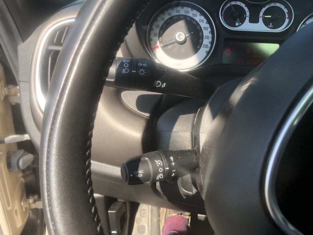 Fiat 500 L living 1.4 t-jet 120pk lounge panoramadak 5-drs