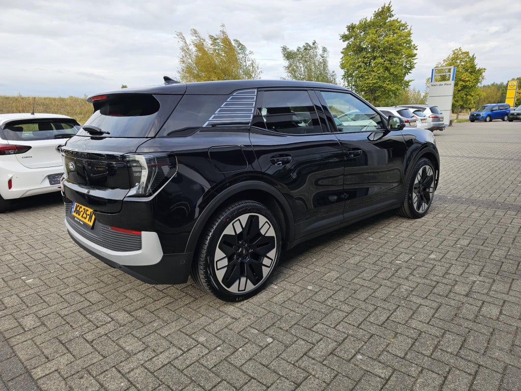Ford Explorer extended range rwd 77 kwh