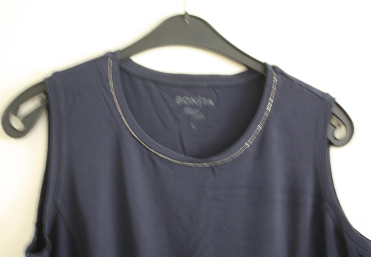 Blauwe top met randje lans de hals  maat l