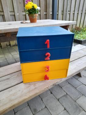 Ikea 2 keer 2 ladenkastje