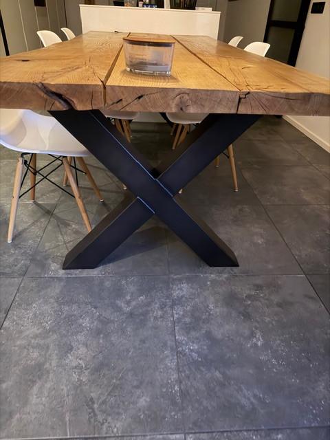 Te koop in zeer goede staat zware eiken eettafel