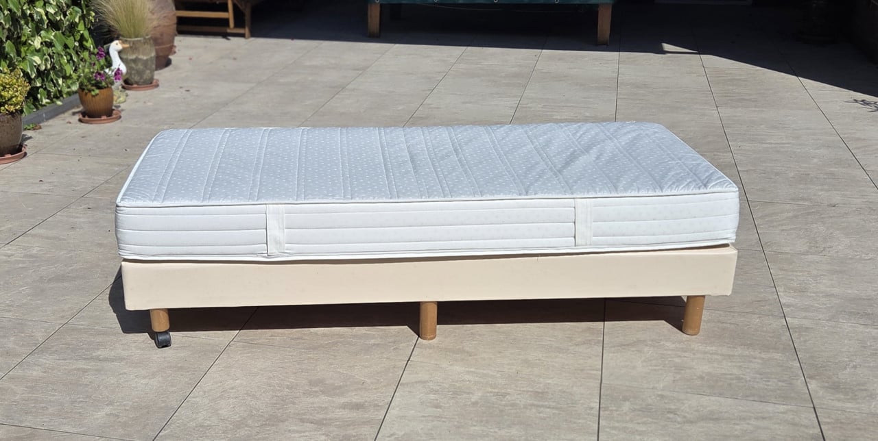 Te koop: Boxspring en matras