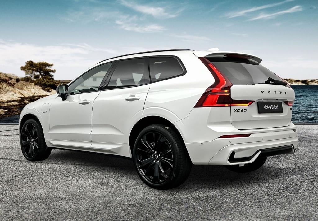 Volvo XC60 t6 398pk recharge ultra black edition| luchtvering| pano| 360cam