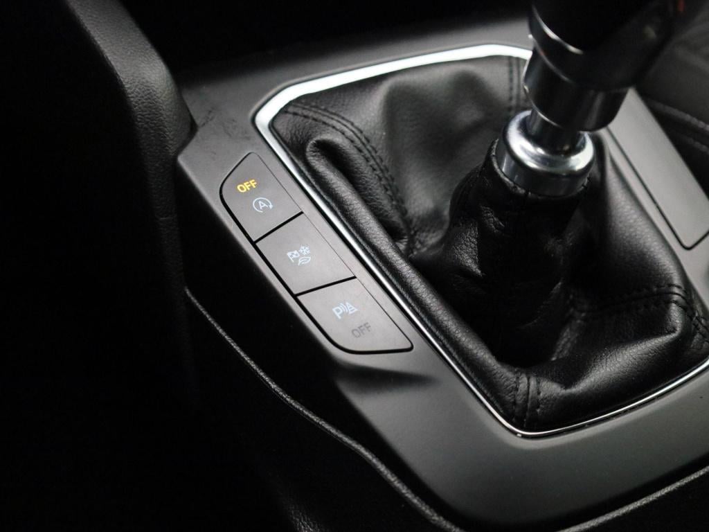 Ford Focus wagon 1.0 ecoboost hybrid titanium style | navigatie | apple car