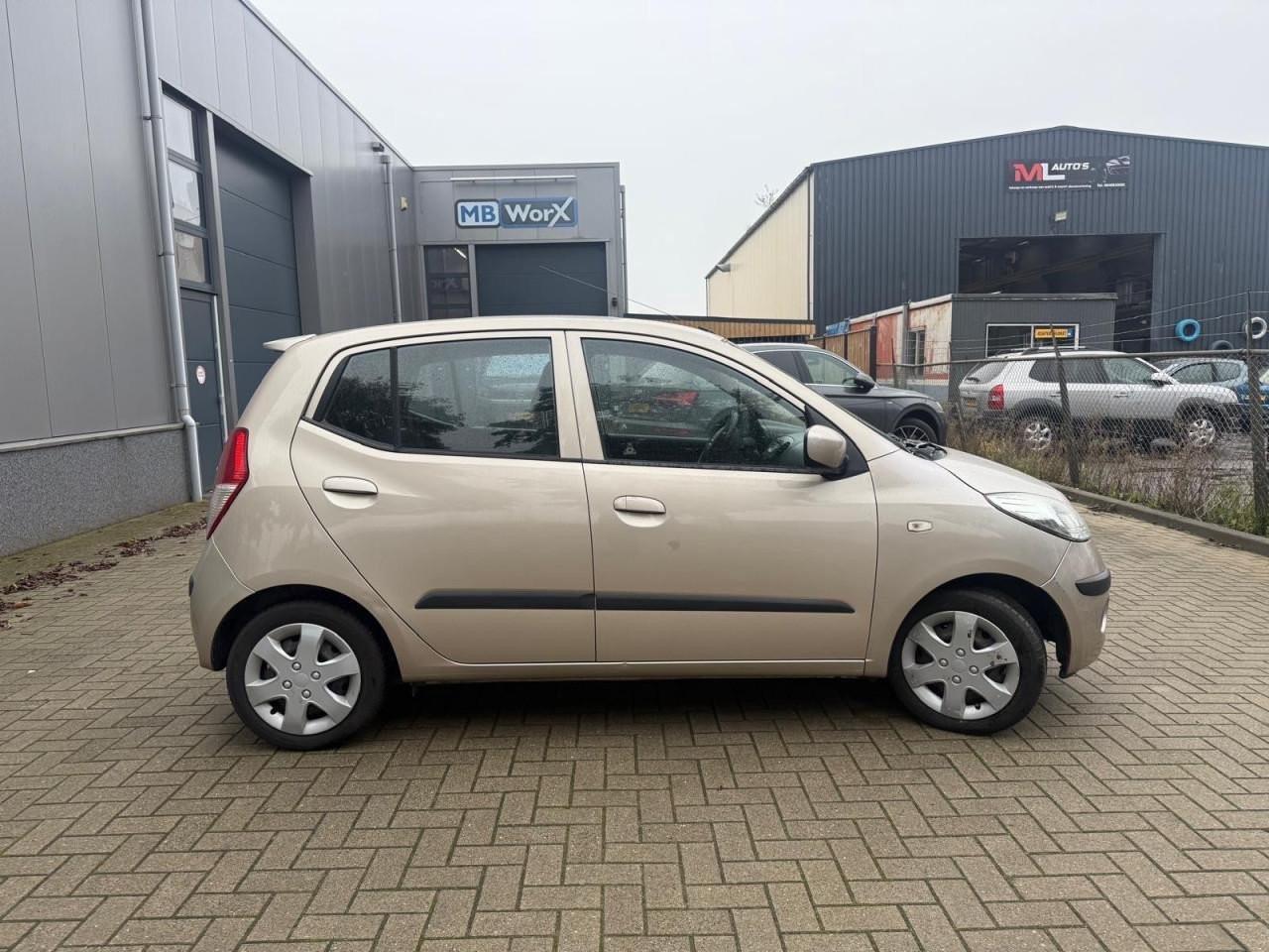 Hyundai i10 1.25i Dynamic Cool 146.881KM