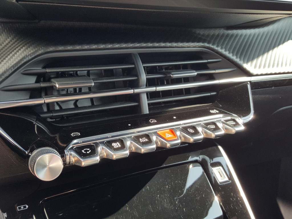 Peugeot 2008 1.2 puretech 100pk allure navigatie | cruise & climate | achte