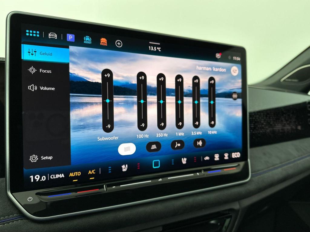 Volkswagen Tiguan r-line edition 272 plug in hybride black style pakket