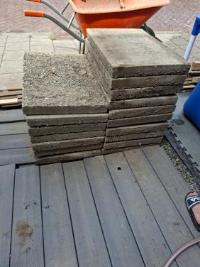 Gratis 19 grindtegels 60x40