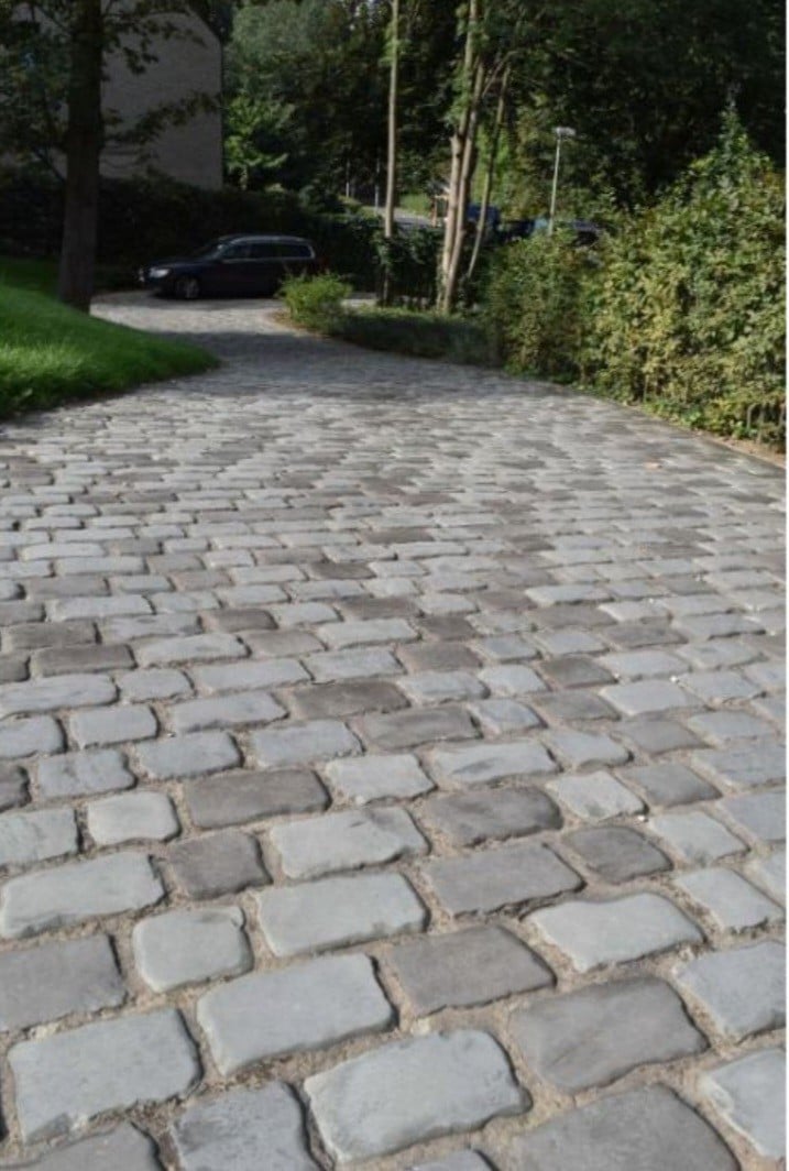 Bestrating Court stones ongeveer 12m2