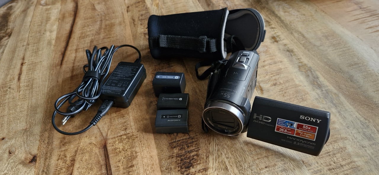 Canon HDR=CX410VE videocamera