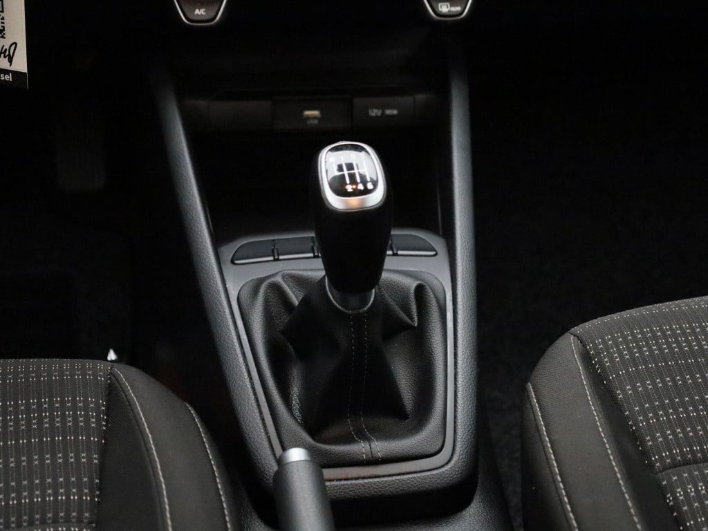 Kia Stonic 1.0 t-gdi mhev dynamicline | camera | dab | apple carplay | airc
