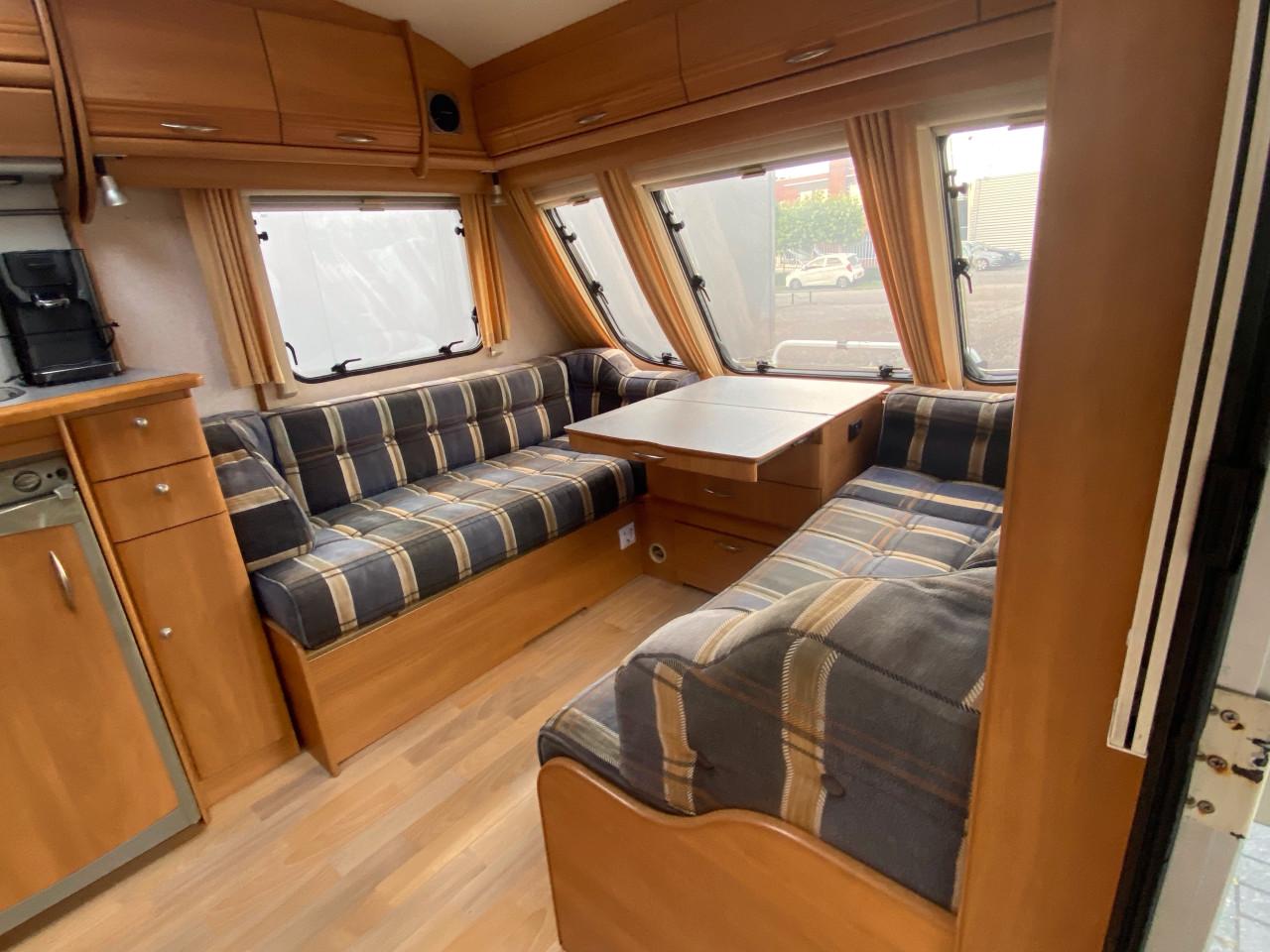 Swift challenger 490 caravan met mover