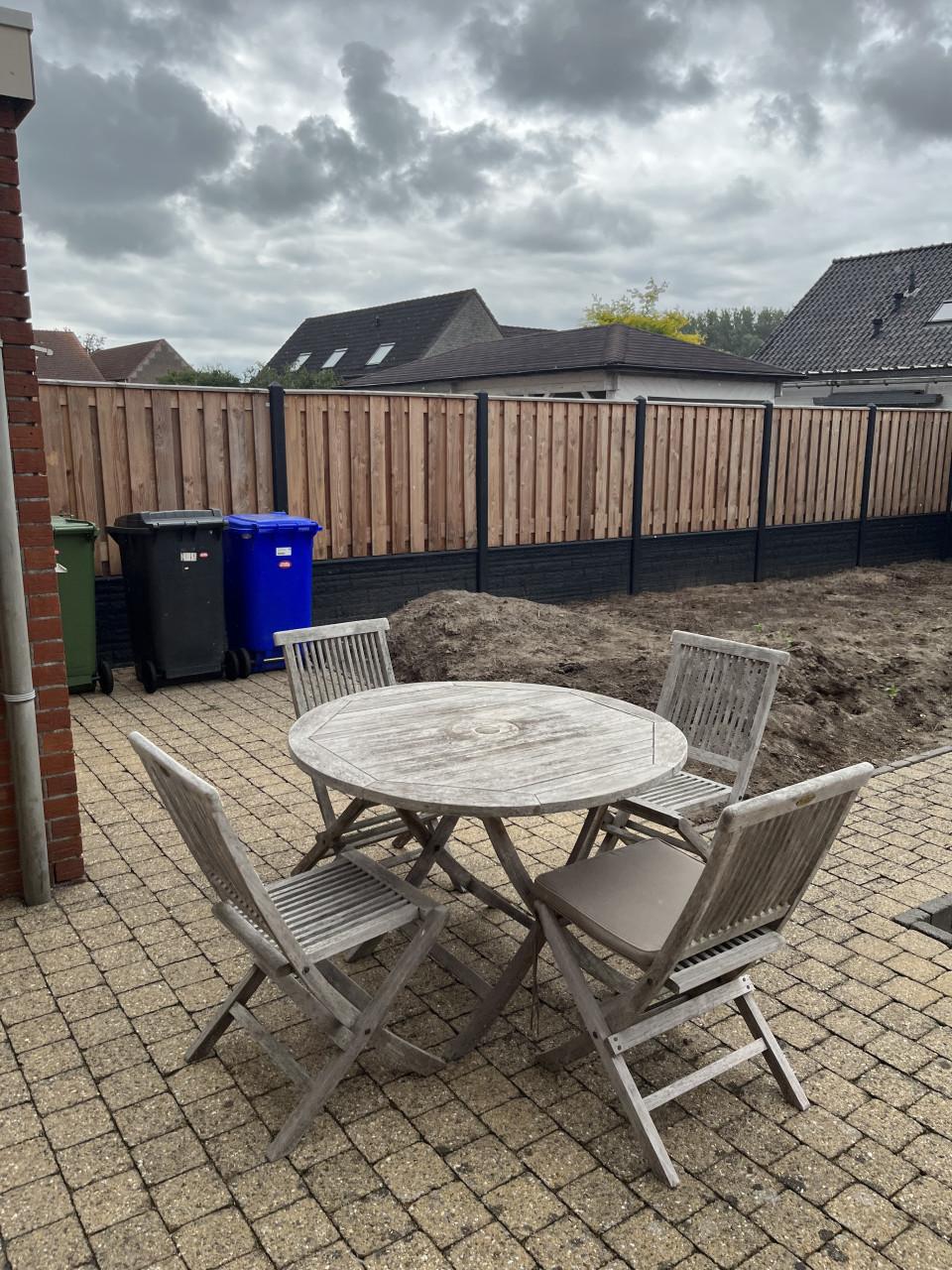 Tuinset teakhout tafel en 4 stoelen met kussens