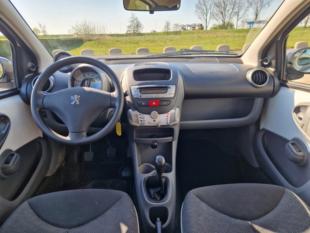 Peugeot 107 1.0-12v xs | airco | achterspoiler | velgen ''15 | toerenteller