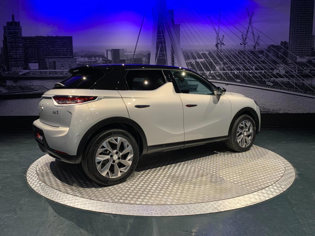 Ds Ds 3 crossback e-tense so chic 50 kwh *leder*appconnect*head-up*camera* 