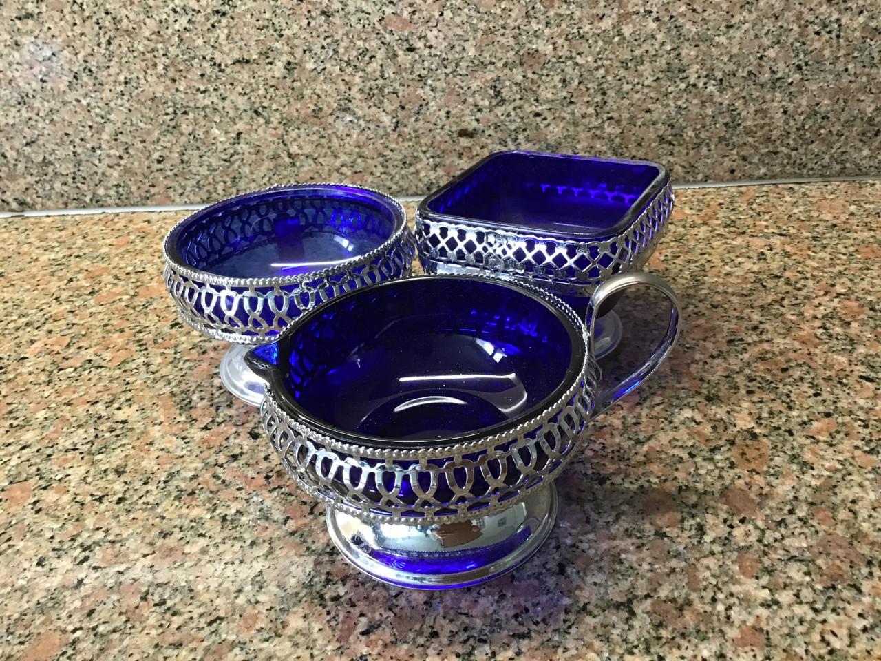 Melkkan, en 2 suikerpotjes